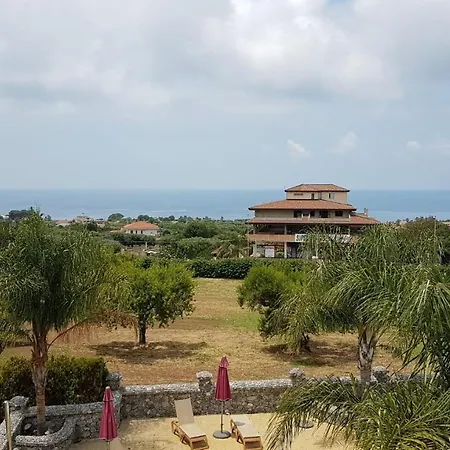 Villa Paola Aparthotel *